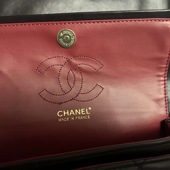 Chanel handBag - Picture 3 of 5
